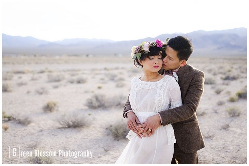 www.greenblossomphotography.com, Nevada desert wedding photo, Julie Paisley photography WPPI 2014 shootout
