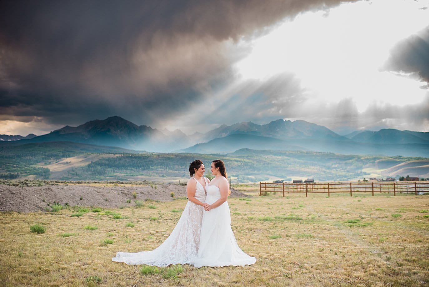 broken anter ranch wedding photography by silverthorne wedding photographer Jennie Crate