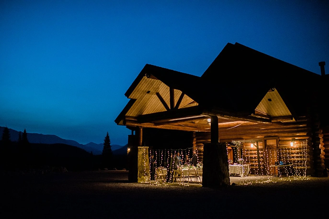 night view of Meadowview Mountain Lodge before East Troublesome Fire